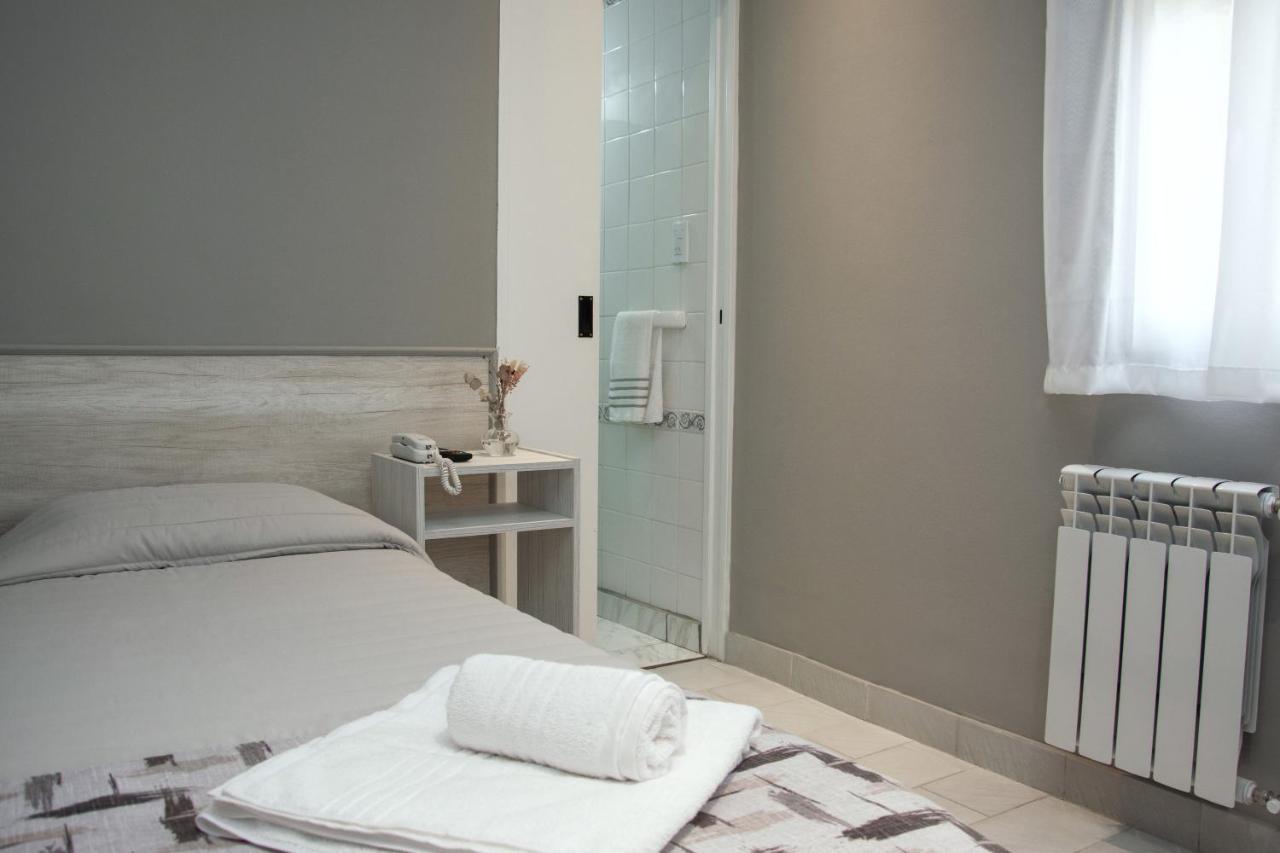 Paseo Bolivar Hotel Азул Екстериор снимка