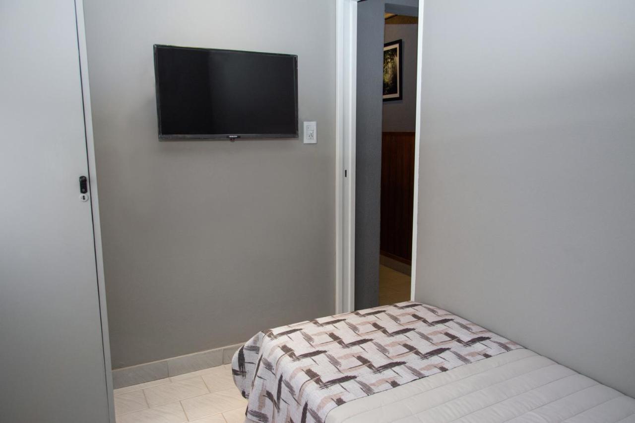 Paseo Bolivar Hotel Азул Екстериор снимка