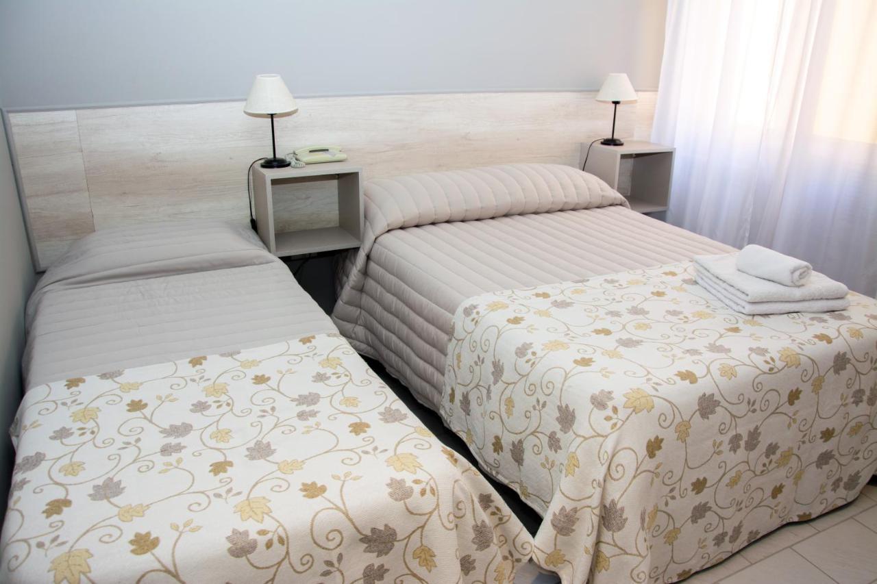 Paseo Bolivar Hotel Азул Екстериор снимка