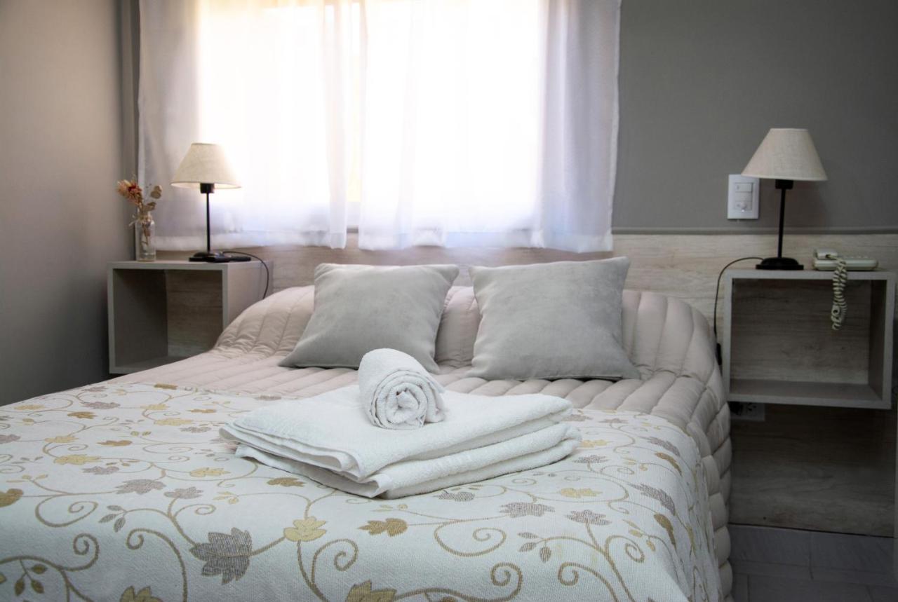 Paseo Bolivar Hotel Азул Екстериор снимка